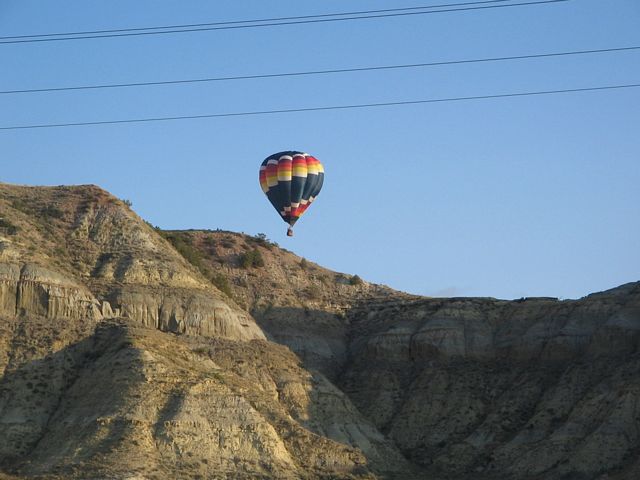Hot air balloon - preparing to land